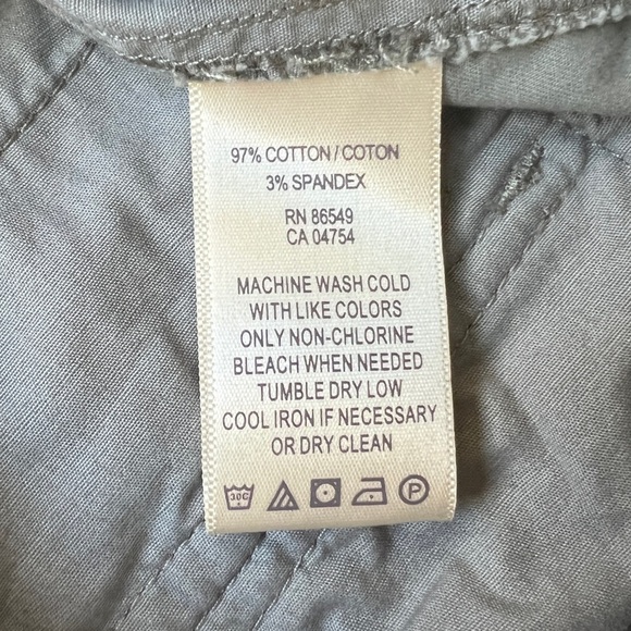 Tommy Bahama Relax Ellery Fit Gray Cropped pant. Women’s Size 2 - Picture 12 of 12